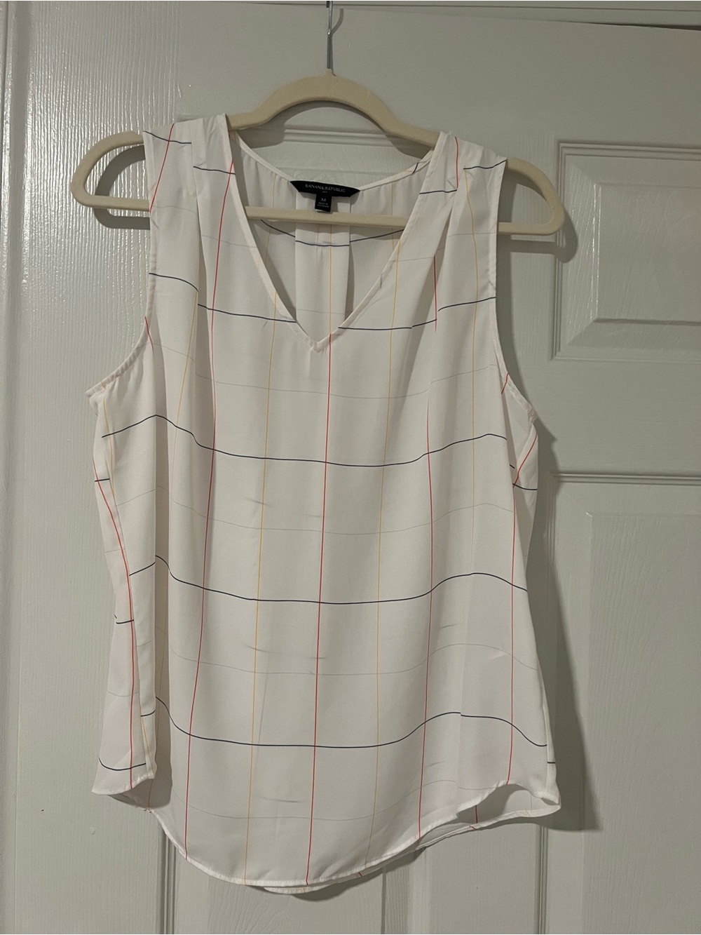 Banana Republic Cream Windowpane V-Neck Sleeveless Blouse